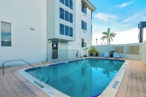 Naples Park Central Hotel, Pool