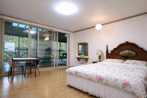 Bellus Rose Pension Hotel