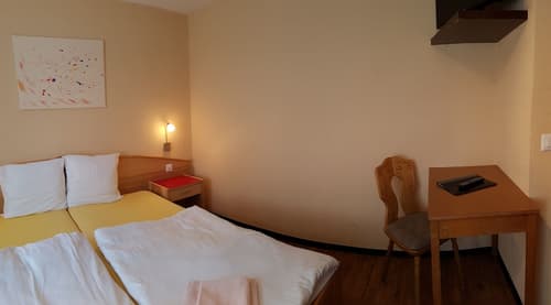 Europa Annex, Room