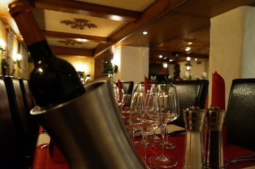 Europa Annex, Restaurant