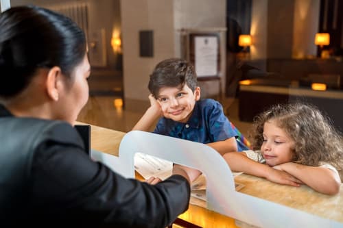 Swissotel Al Ghurair, Reception