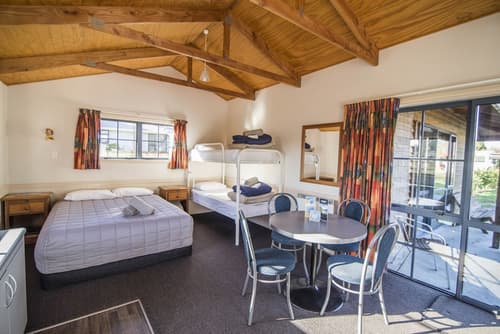Tasman Holiday Parks - Te Anau, Room