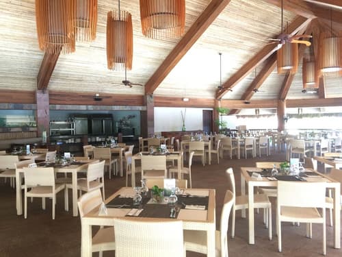 Bluewater Panglao Beach Resort, Breakfast area