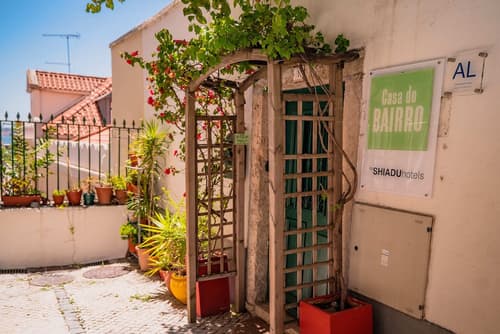 Casa do Bairro by Shiadu