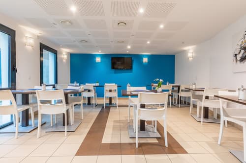 Zenitude Hôtel - Résidences Magny les Hameaux, Breakfast area