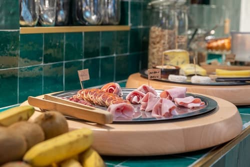 1924 Hôtel, Breakfast meal