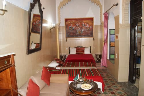 Riad Baddi, Room