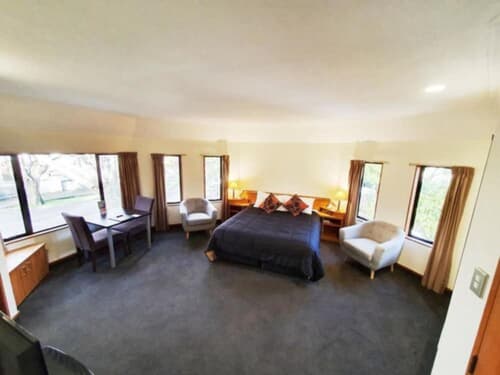 Fitzherbert Castle Motel, Room