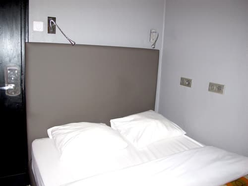 Peace & Love - Hostel