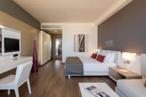 Avra Imperial Hotel, Room