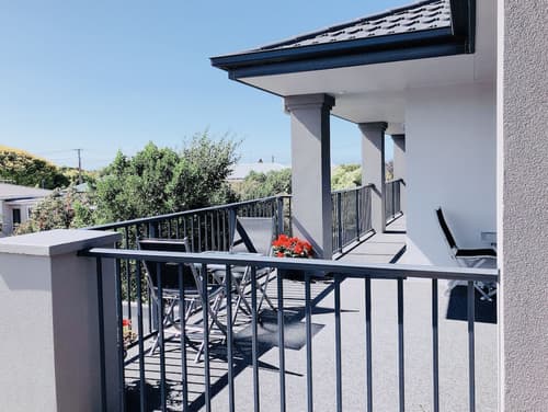 Oamaru Motor Lodge, Balcony
