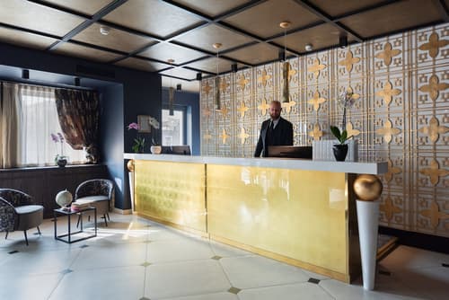 Carnival Palace Hotel, Reception