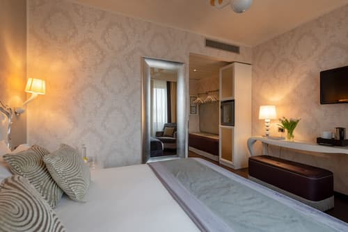 Carnival Palace Hotel, Room