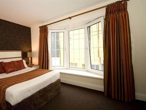 White Lady Hotel, Room