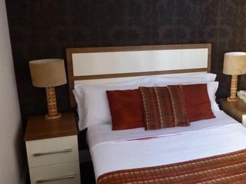 White Lady Hotel, Room