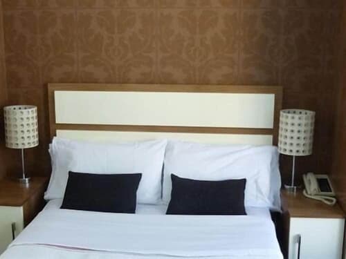 White Lady Hotel