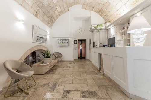 Hotel La Terra, Reception