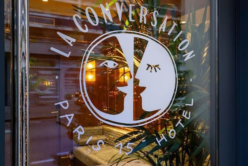 La Conversation, Primary image