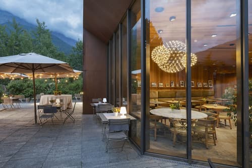 Eden Hotel, Primary image