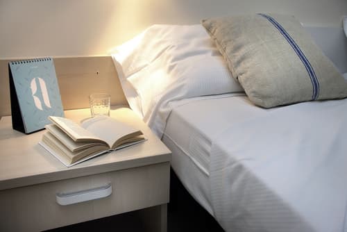 Mariposa Apartments, Room