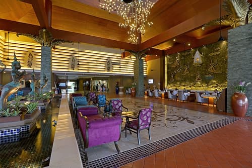 Novotel Phuket Vintage Park, Lobby sitting area