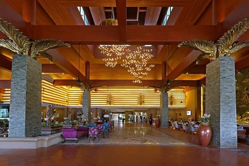 Novotel Phuket Vintage Park, Interior entrance