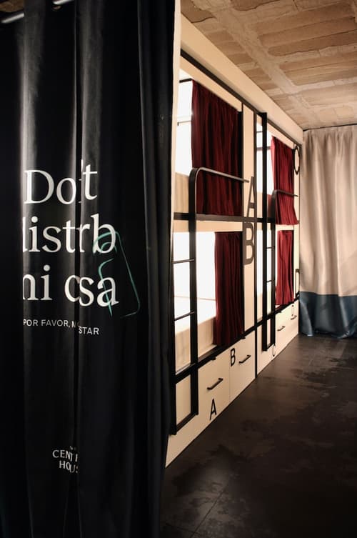 The Central House Madrid Lavapiés - Hostel, Room