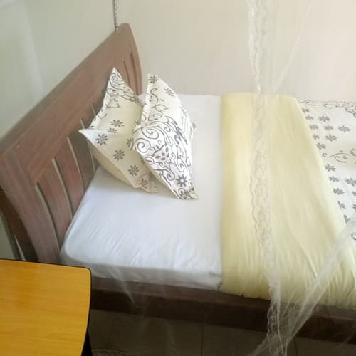 High End Guest House, Room