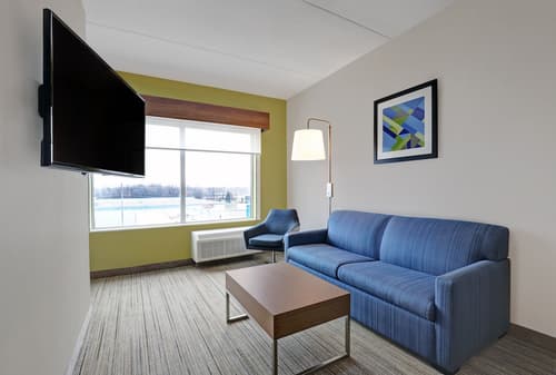 Holiday Inn Express & Suites Collingwood by IHG, Room