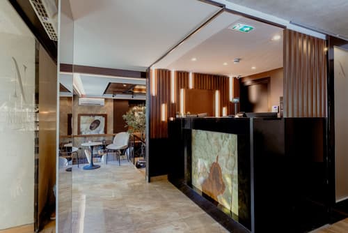 Nobel Gallery Hotel, Reception