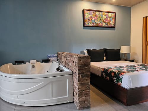 Yellow Tree Suites, Room