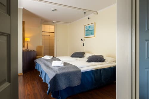 Victoria Hotel, Room