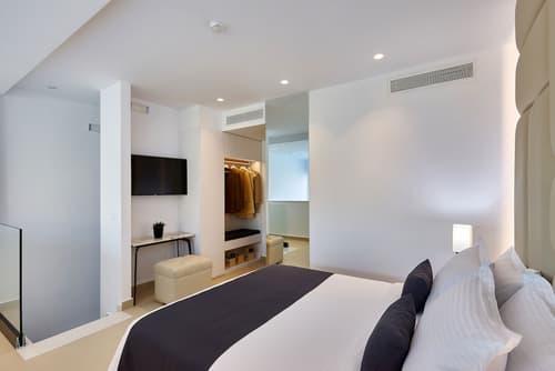 City Lion by Semavi, Room