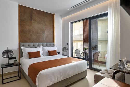 City Lion by Semavi, Room