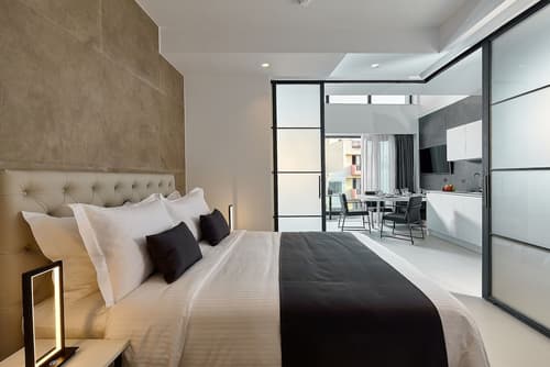 City Lion by Semavi, Room