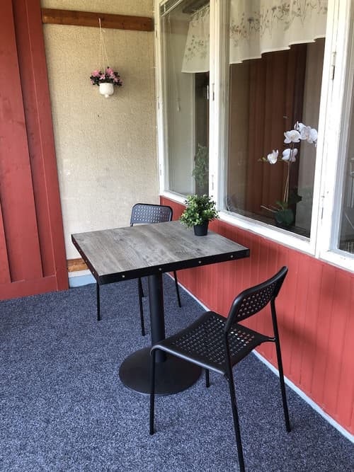 Saxvikens vandrarhem, Balcony