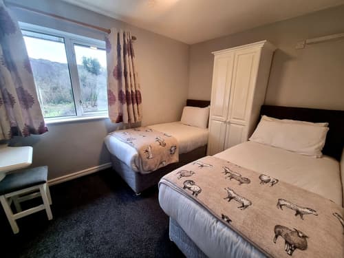 The Climbers Inn, Room