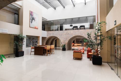 Hotel Rocaval, Reception