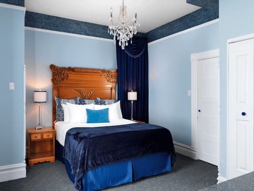 Pendray Inn & Tea House, Room