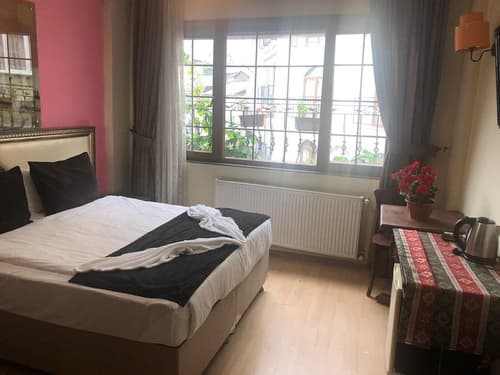 Honey Hotel