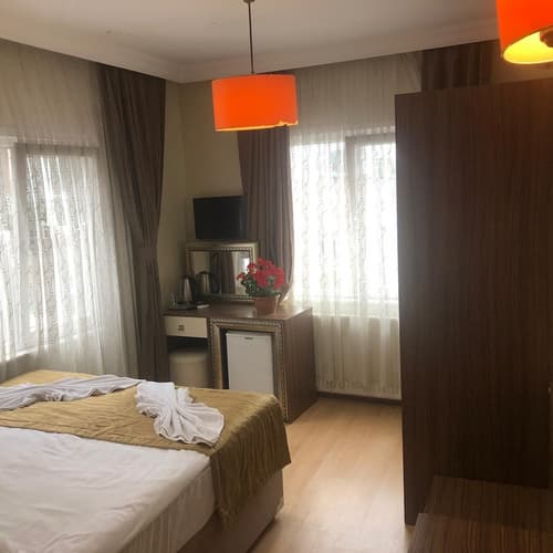 Honey Hotel