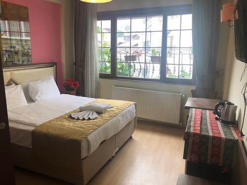 Honey Hotel