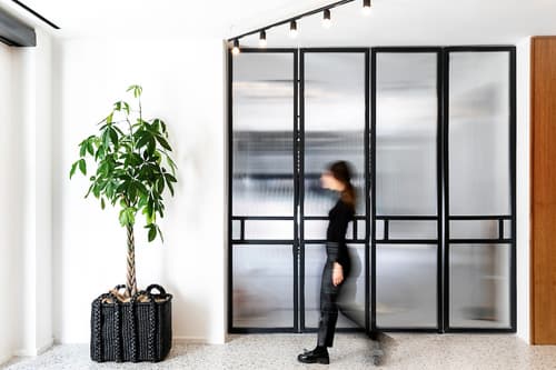 Noa Hotel, Reception