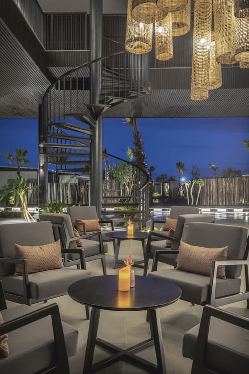 Amber Kampot, Lobby sitting area