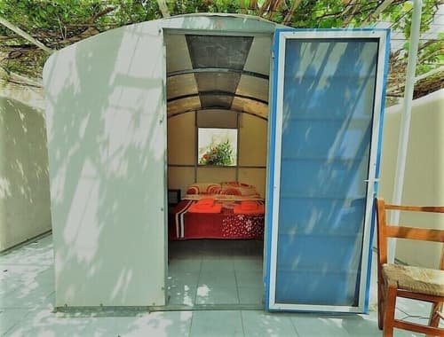 Santorini Camping & Hostel, Room