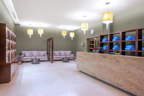 Grand Millennium Tabuk, Reception