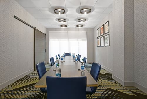 Holiday Inn Express Milwaukee Downtown by IHG