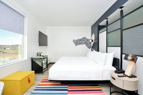 Aloft North Kansas City, Room