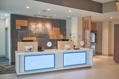 Holiday Inn Express Doral Miami by IHG, Reception