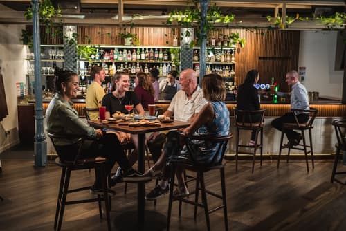 Carnmore Hotel Christchurch, Restaurant